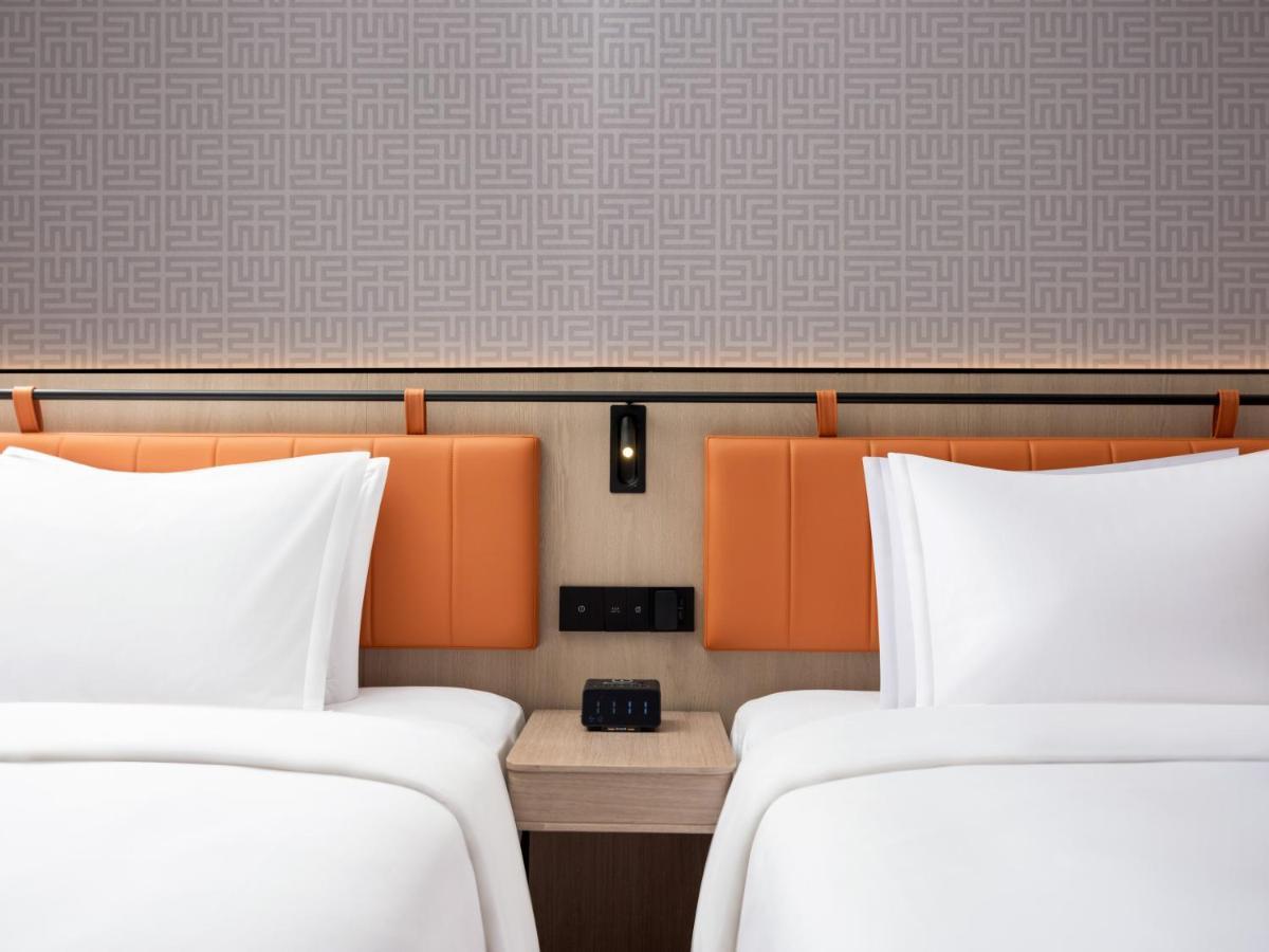 Express Downtown By Ihg Hotel 4*