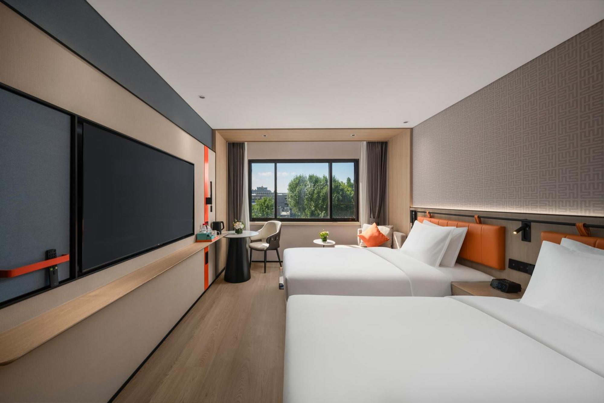 Hotel Express Downtown By Ihg 4*