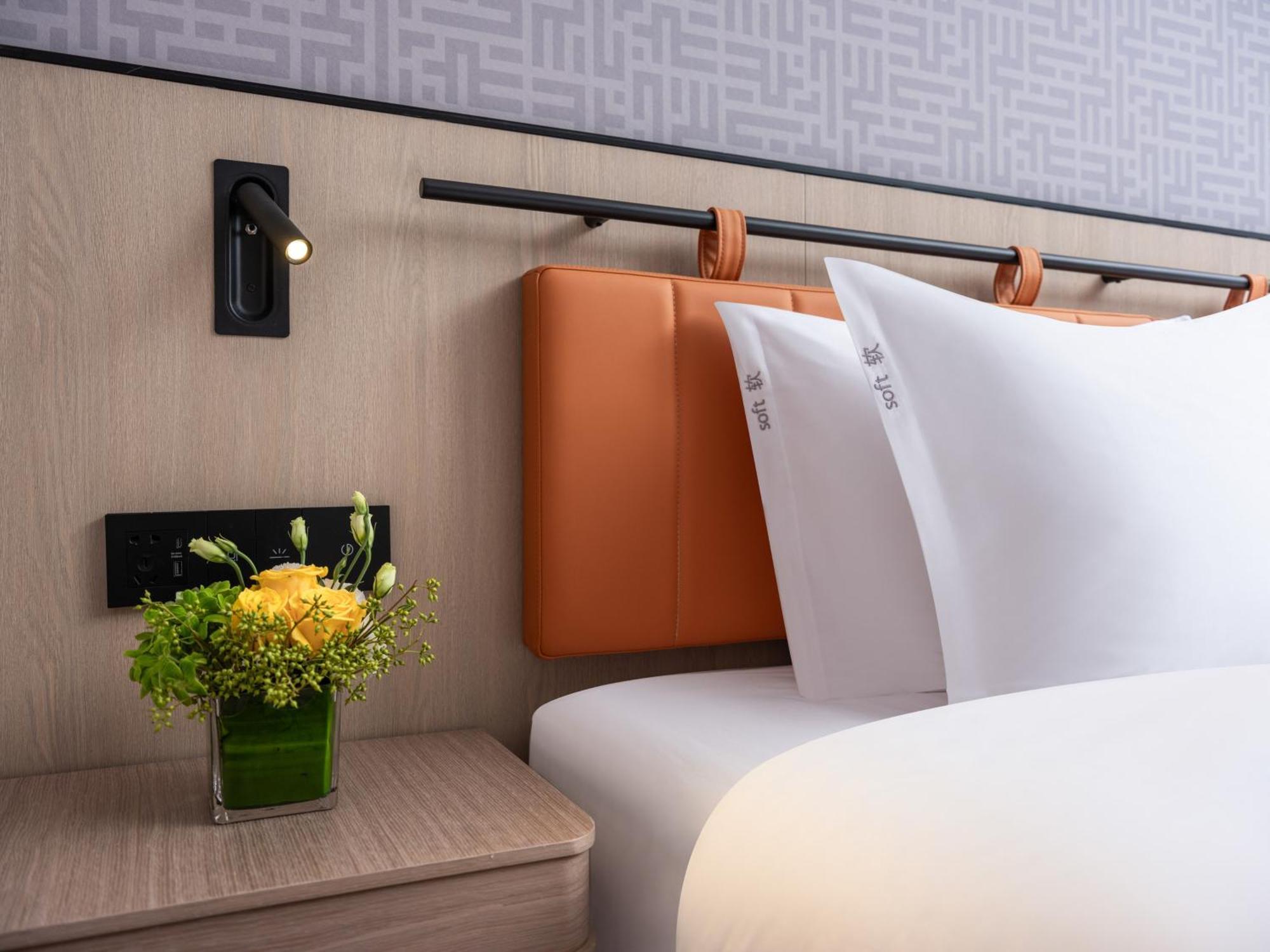 Hotel Express Downtown By Ihg 4*